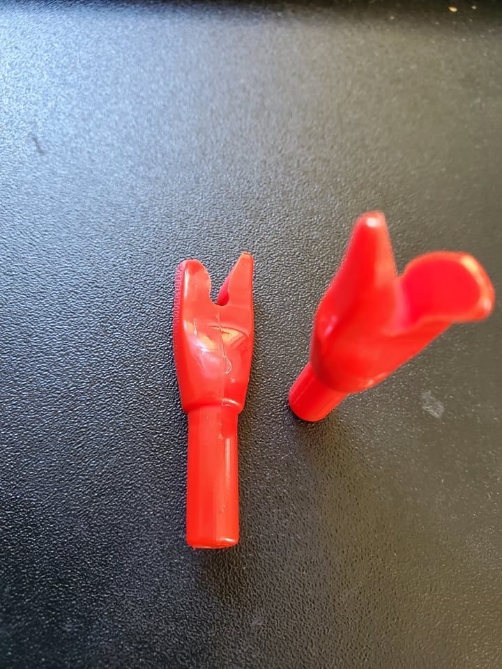 One Dozen Koc Nock - Living Arrow Shaped (Right and Left Handed)